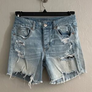 American Eagle Tomgirl distressed short size 0